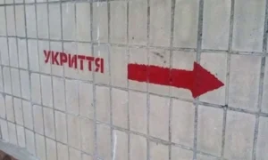 У Миколаєві затримані дівчата, які займалися вандалізмом у бомбосховищі