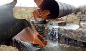 У центрі Миколаєва в результаті прориву водопроводу затопило магазини та офіси