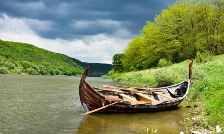 Човен / фото ілюстроване