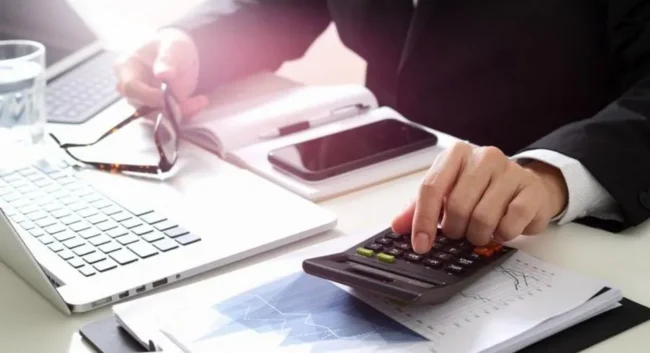 Податки / фото ілюстроване