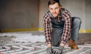 Что такое теплый пол и какие плюсы его использования? / Фото: senivpetro freepik.com