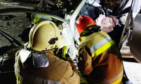 У Первомайську ДСНС деблокували тіло чоловіка, загиблого у ДТП