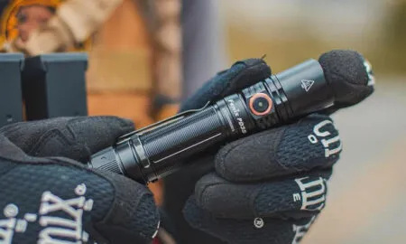 Виживання в нічний час: чому тактичний ліхтар є обов'язковим елементом у вашому спорядженні