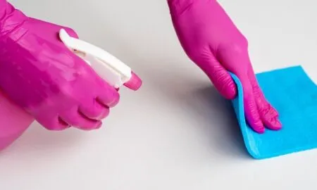 Средства для удаления плесени и жидкое мыло – почему это покупают оптом целыми канистрами?