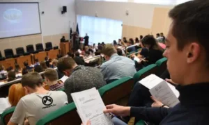 Студенти