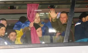 Звільнені з полону українці