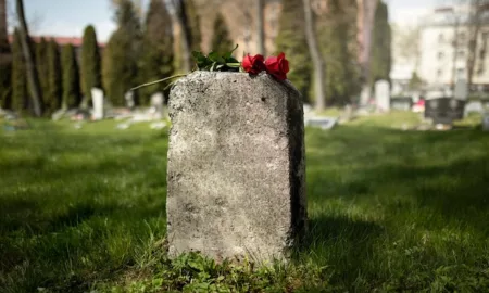 Место на кладбище: особенности покупки и цена