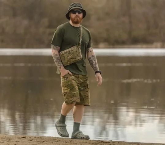 Крокси VS капці