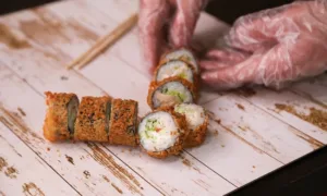 Як приготувати суші вдома та що для цього треба?