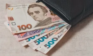 Грошові виплати родинам військовополонених