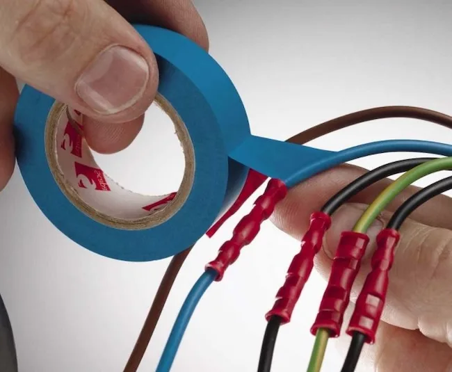 Как починить изоляцию провода и не нарушить технику безопасности?