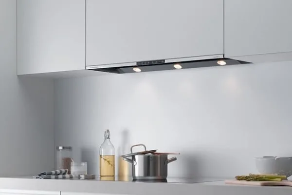 Переваги окремо стоячої витяжки: потужність і ефективність Переваги окремо стоячої витяжки: потужність і ефективність
