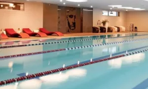 Тренуйся як чемпіонка: басейн і бокс — твій ідеальний мікс