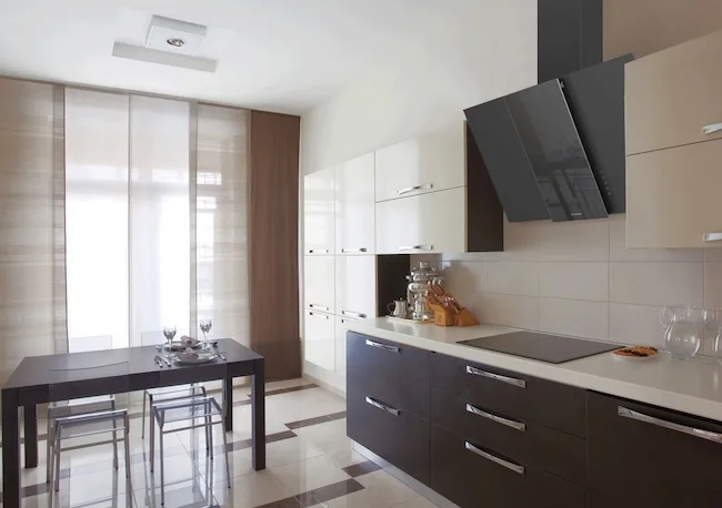 Вбудована чи окремо стояча витяжка: що краще для вашої кухні?