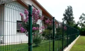 Які повинні бути технічні характеристи сітки для паркану та сфери застосування