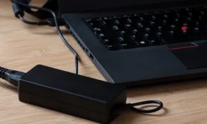 Зарядний пристрій не заряджає ноутбук