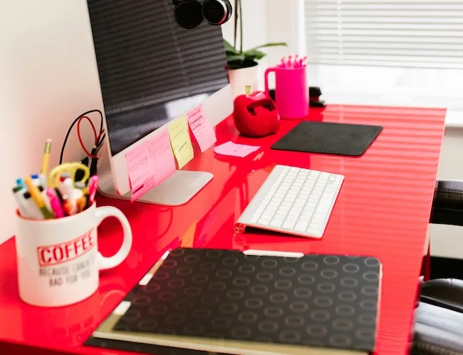 Як облаштувати робоче місце: популярні товари для офісу