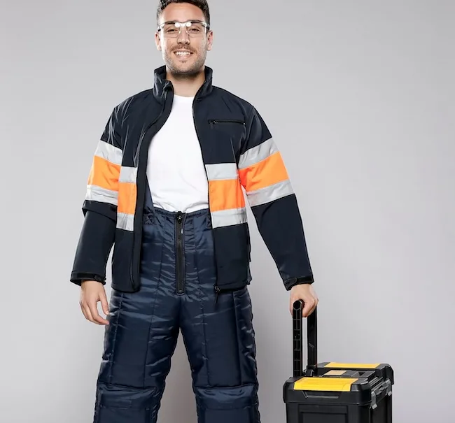 Зимовий спецодяг: захист від вітру, вологи та низьких температур, класи захисту і маркування