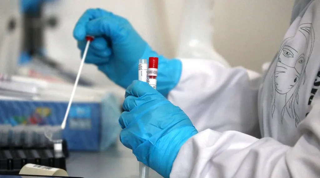 У Миколаєві зафіксували різкий стрибок хворих на ГРВІ та COVID-19