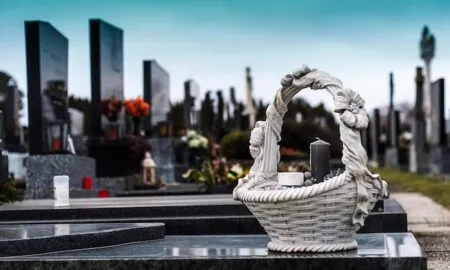 Інструкція з життя після втрати: як сучасний ритуал допомагає не втратити себе