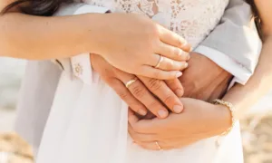 Обручальные кольца 2026: главные тренды, выбор камней и советы по уходу