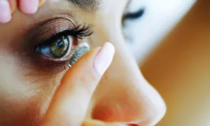 Кольорові контактні лінзи