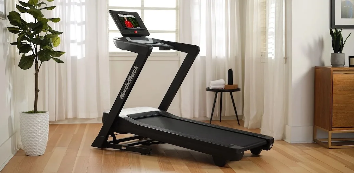 Бігові доріжки: ефективне кардіо вдома та у спортзалі