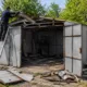 Розбирання старого гаражу