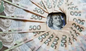 Курс долара в Україні