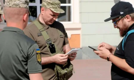 Вручення повістки